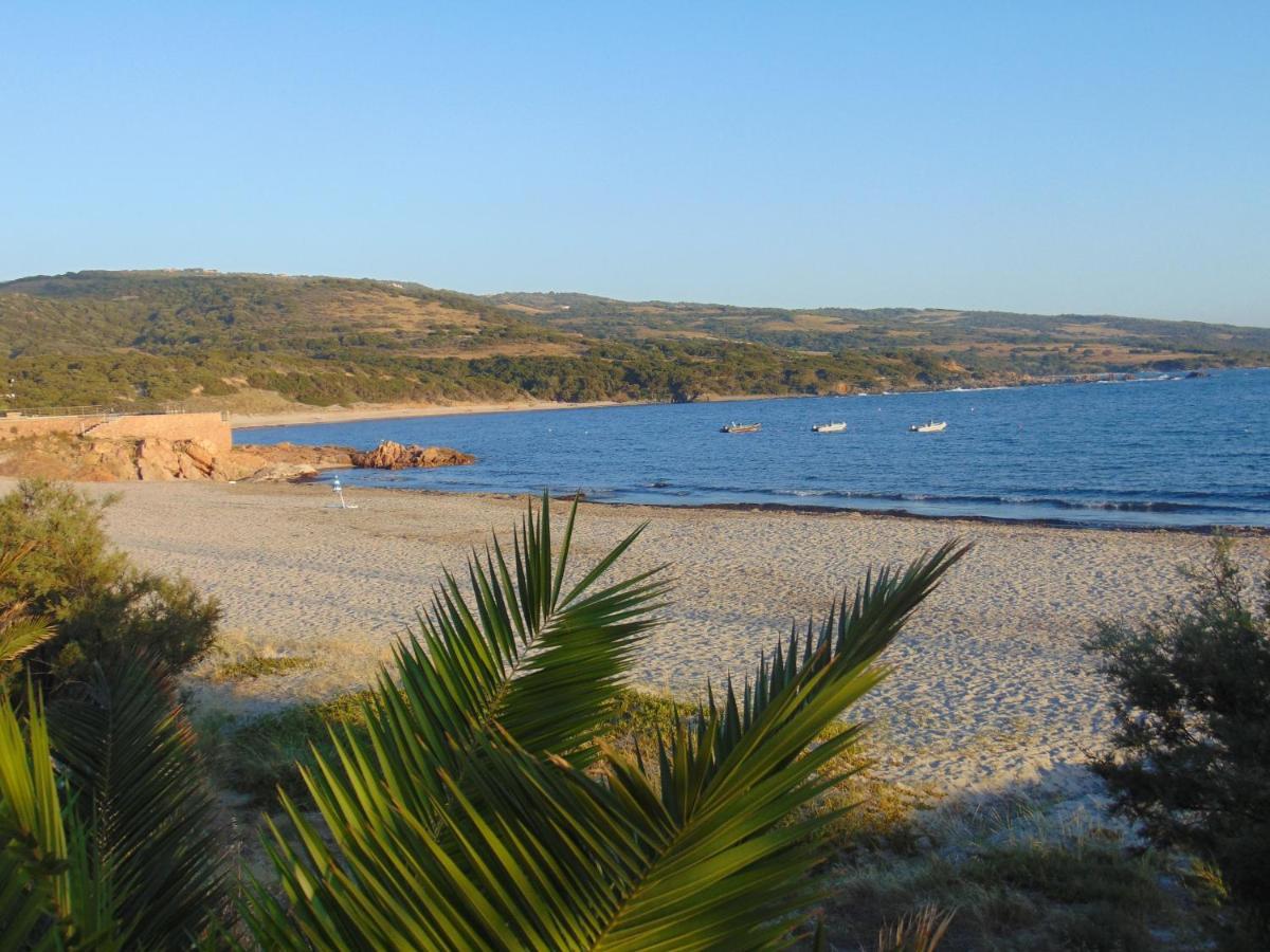 Fronte Mare Attico Indipendente Ed Esclusivo Con Terrazza Panoramica Apartment Isola Rossa Luaran gambar