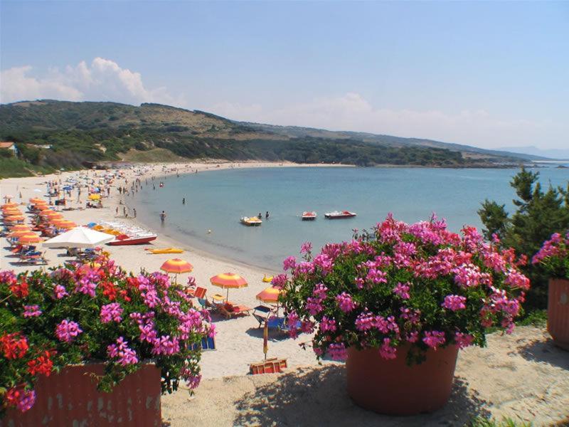 Fronte Mare Attico Indipendente Ed Esclusivo Con Terrazza Panoramica Apartment Isola Rossa Luaran gambar