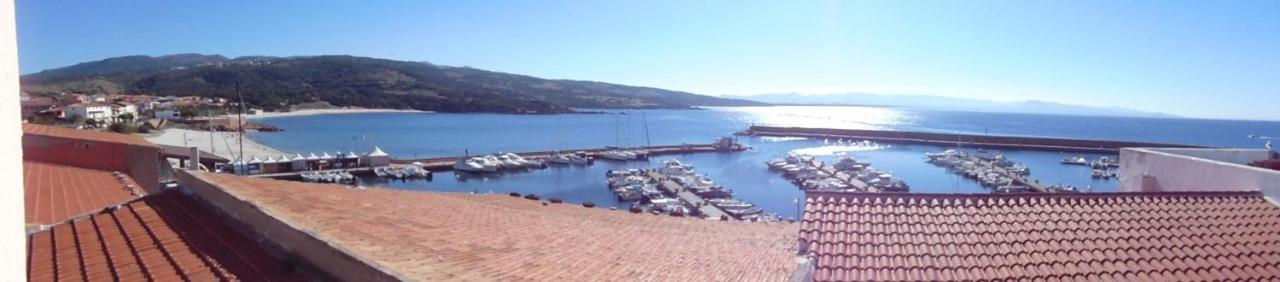 Fronte Mare Attico Indipendente Ed Esclusivo Con Terrazza Panoramica Apartment Isola Rossa Luaran gambar